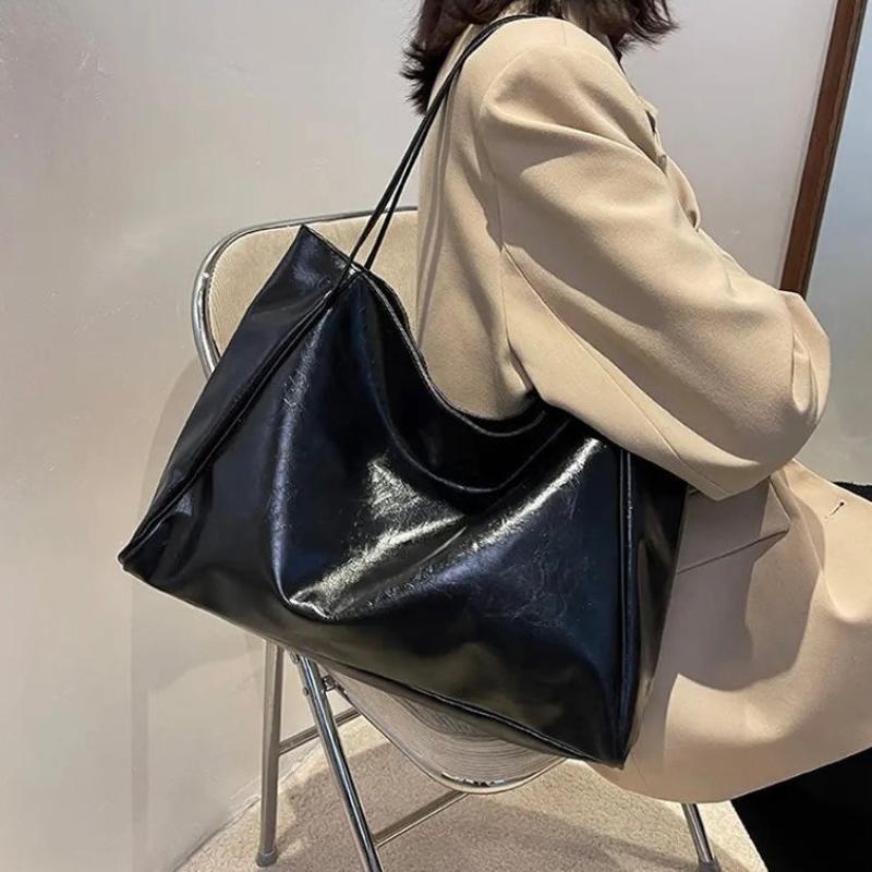 Patricia™ | Glossy Leather Handbag