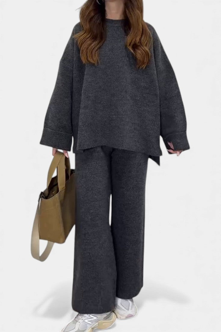 Quirina Relaxed Ensemble with Round Neckline and Flowing Pants