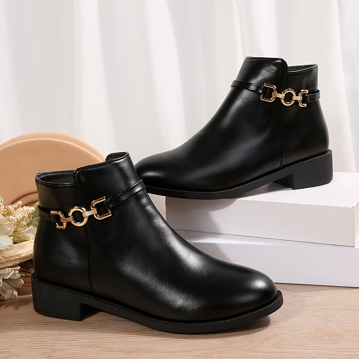 Lorraine | Ankle Boots with Chain