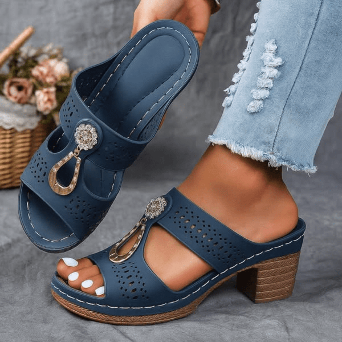 FAITH | CHIC AND COMFORTABLE ORTHOPEDIC SANDALS
