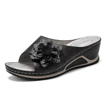 Soft orthopedic sandals with arch support