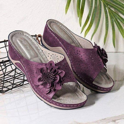 Soft orthopedic sandals with arch support