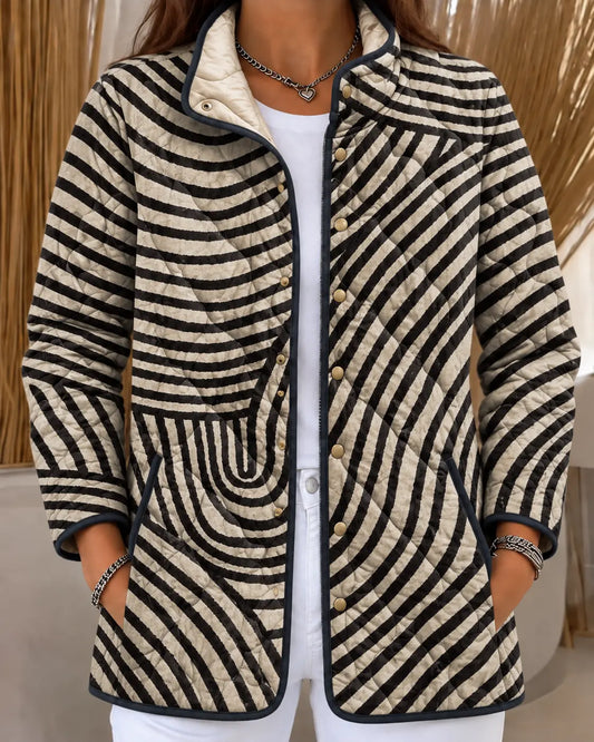 Eleanor | Black and White Curved-Line Quilted Jacket
